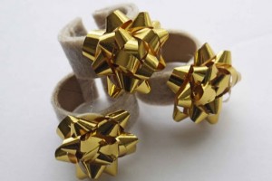 diy-gift-bow-napkin-rings