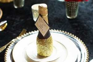 diy-glitter-champagne-favors